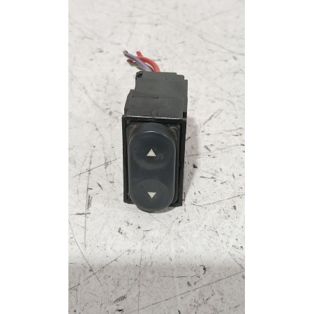 Recambio de mando elevalunas delantero derecho para fiat punto descapotable (176_) 60 1.2 (176ar_, 176br_) referencia OEM IAM B5