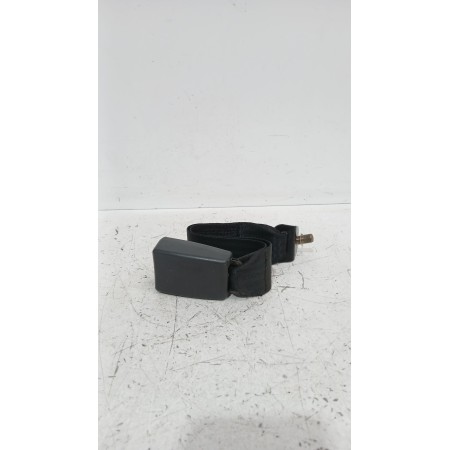 Recambio de enganche cinturon trasero derecho para fiat punto descapotable (176_) 60 1.2 (176ar_, 176br_) referencia OEM IAM 182