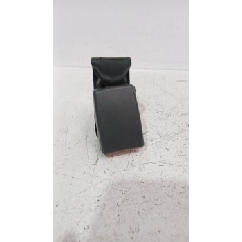 Recambio de enganche cinturon trasero derecho para fiat punto descapotable (176_) 60 1.2 (176ar_, 176br_) referencia OEM IAM 182