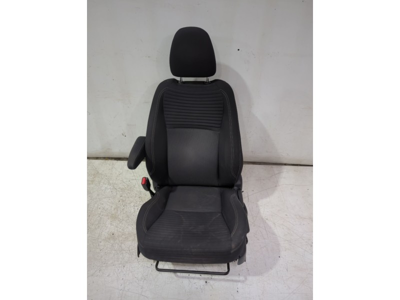 Recambio de asiento delantero izquierdo para toyota yaris (_p13_) 1.5 (nsp131_) referencia OEM IAM   