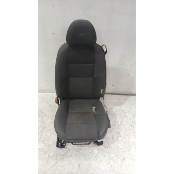 ASIENTO DELANTERO IZQUIERDO 