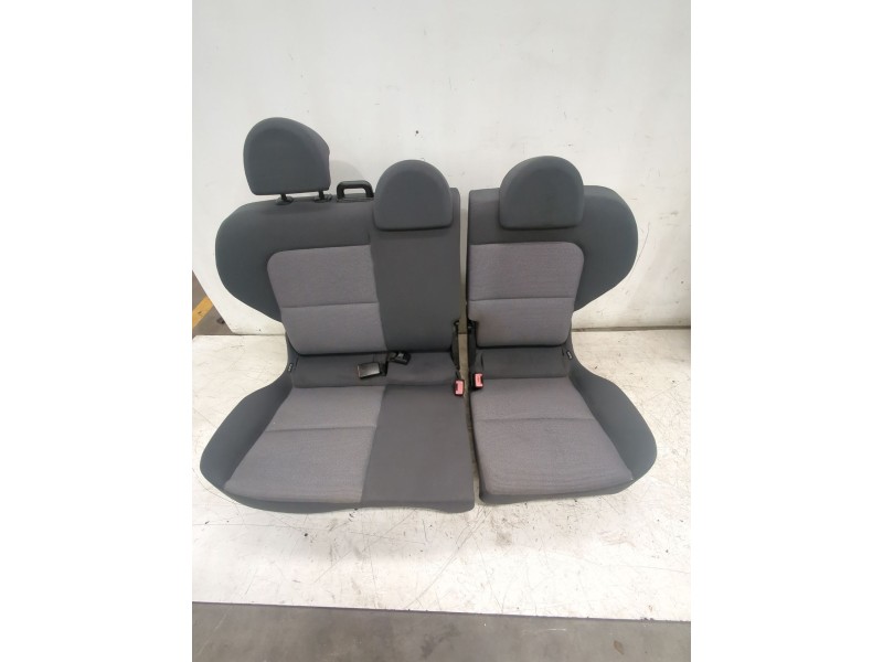 Recambio de asiento trasero para mitsubishi colt vi (z3_a, z2_a) 1.1 (z31a, z32a) referencia OEM IAM   
