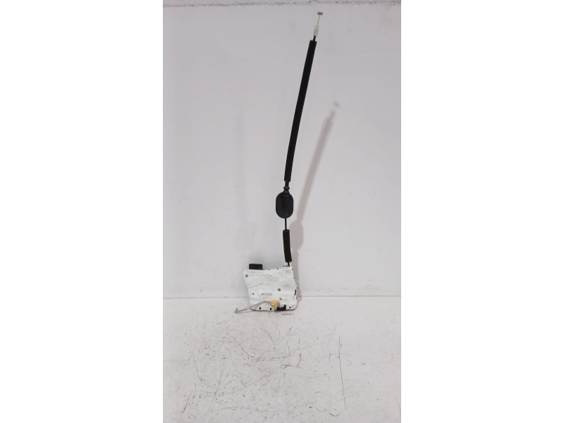 Recambio de cerradura puerta trasera derecha para mg zs suv (azs1) 1.5 vti referencia OEM IAM 11095998  