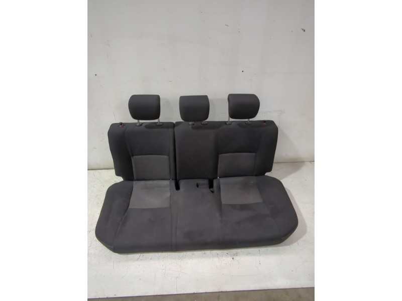 Recambio de asiento trasero para toyota yaris (_p13_) 1.5 (nsp131_) referencia OEM IAM   