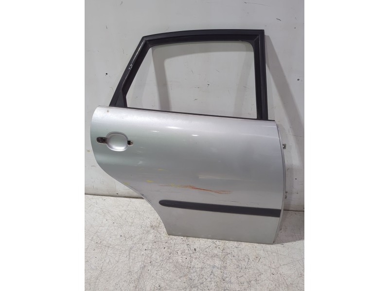 Recambio de puerta trasera derecha para seat ibiza iii (6l1) 1.4 16v referencia OEM IAM 6L4833056T  
