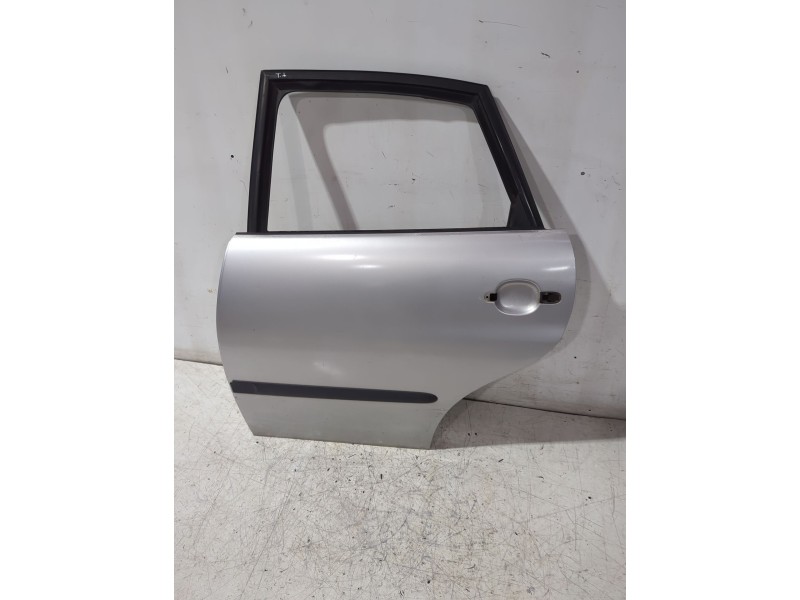 Recambio de puerta trasera izquierda para seat ibiza iii (6l1) 1.4 16v referencia OEM IAM 6L4833055T  