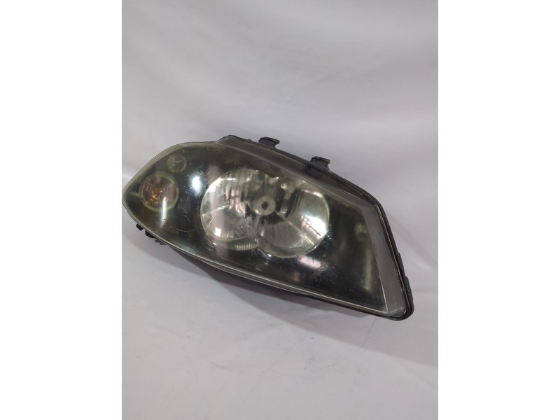 Recambio de faro derecho para seat ibiza iii (6l1) 1.4 16v referencia OEM IAM 6L1941752M  