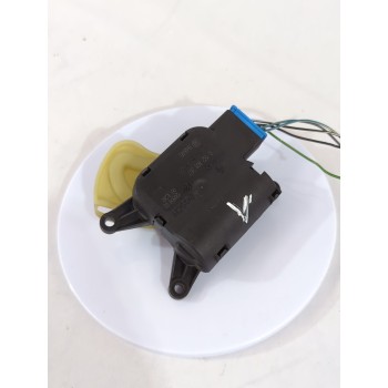 Recambio de motor apertura trampilla para seat ibiza iii (6l1) 1.4 16v referencia OEM IAM 0132801357  