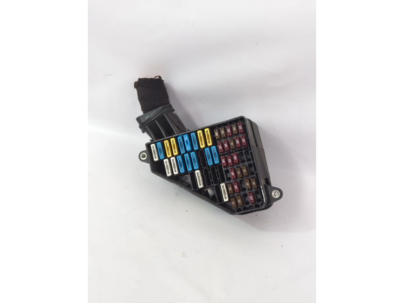 Recambio de caja reles / fusibles para seat ibiza iii (6l1) 1.4 16v referencia OEM IAM 6Q0941828B  