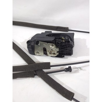 Recambio de cerradura puerta lateral derecha para iveco daily furgon referencia OEM IAM 5803083732  