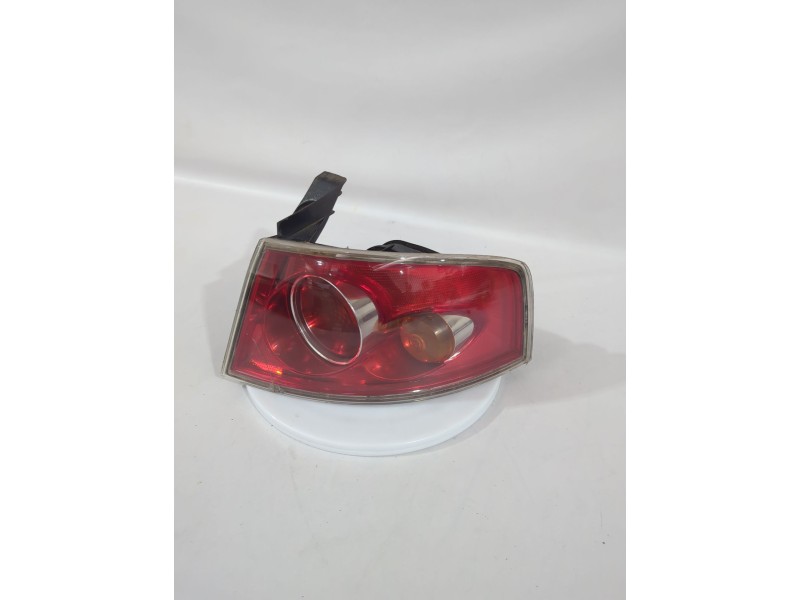 Recambio de piloto trasero derecho para seat ibiza iii (6l1) 1.4 16v referencia OEM IAM 6L6945112B  