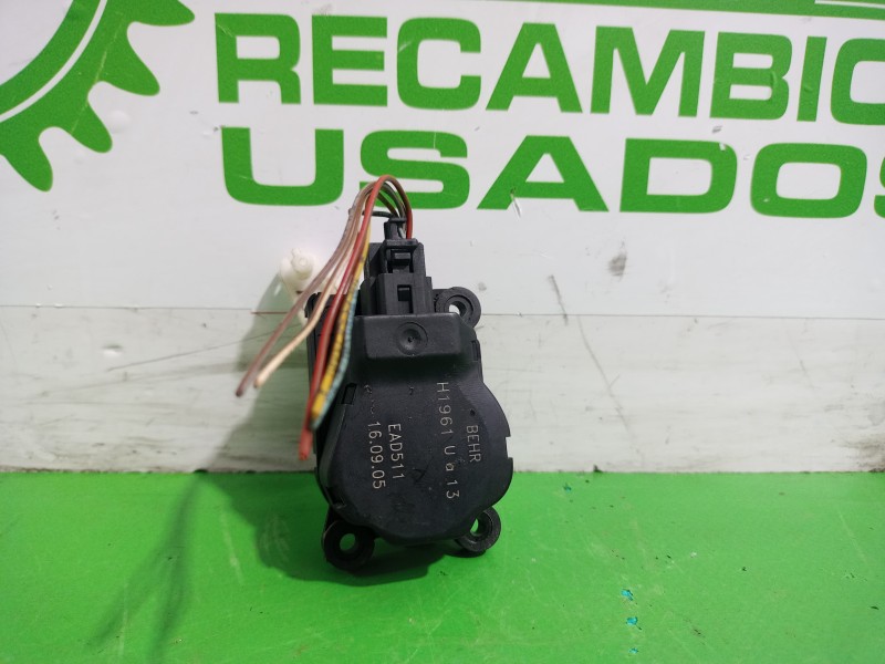 Recambio de motor apertura trampilla para peugeot 307 berlina (s2) 1.6 16v hdi referencia OEM IAM H1961UA13  