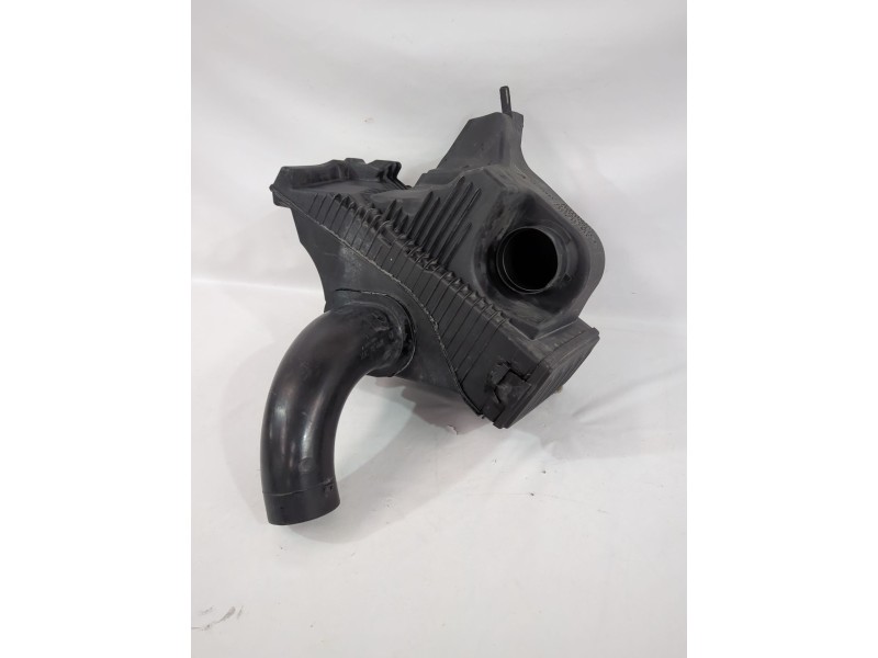 Recambio de caja filtro aire para renault clio iii (br0/1, cr0/1) 1.4 16v referencia OEM IAM 8200398989A  