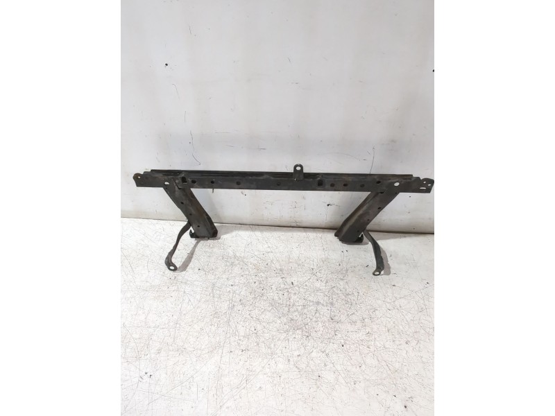 Recambio de travesaño para renault clio iii (br0/1, cr0/1) 1.4 16v referencia OEM IAM 8200803449  