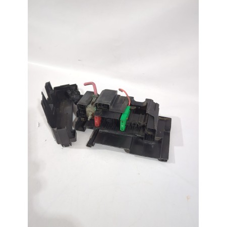 Recambio de caja reles / fusibles para renault clio iii (br0/1, cr0/1) 1.4 16v referencia OEM IAM 8200267011A  