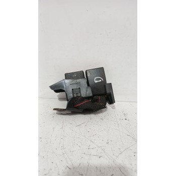 Recambio de enganche cinturon trasero derecho para renault clio iii (br0/1, cr0/1) 1.4 16v referencia OEM IAM 8200684017  