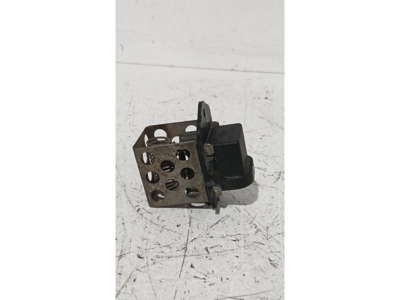 Recambio de resistencia calefaccion para renault clio iii (br0/1, cr0/1) 1.4 16v referencia OEM IAM 8200045082  