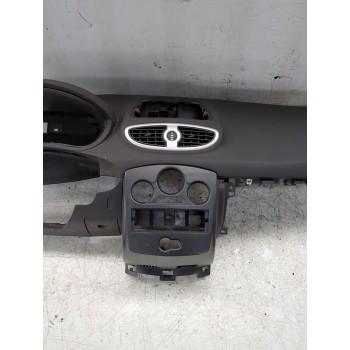 Recambio de salpicadero para renault clio iii (br0/1, cr0/1) 1.4 16v referencia OEM IAM 8200407587  