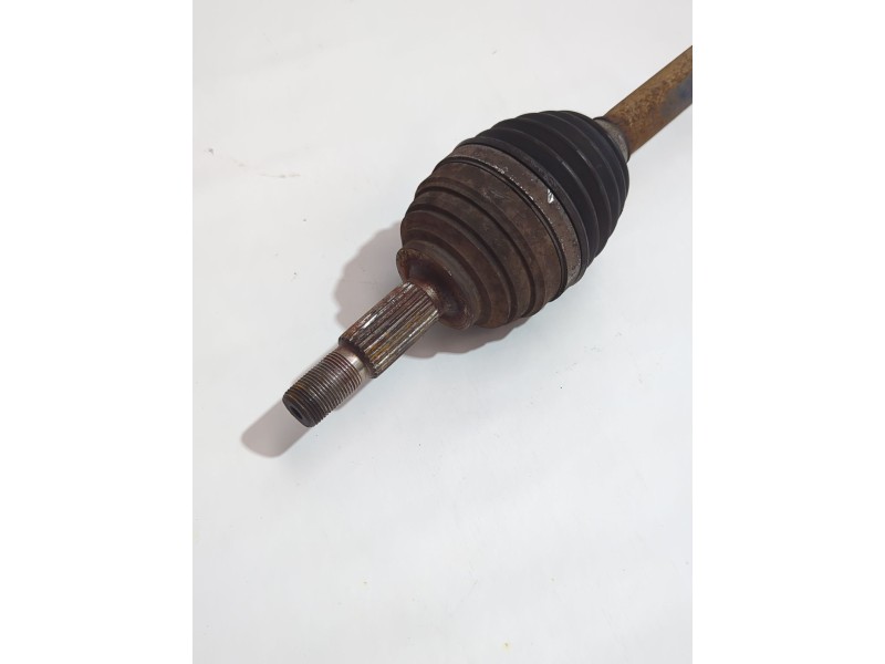 Recambio de transmision delantera derecha para renault clio iii (br0/1, cr0/1) 1.4 16v referencia OEM IAM 8200618111  