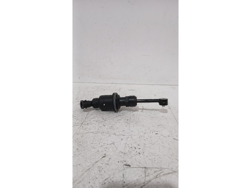 Recambio de bombin embrague para renault clio iii (br0/1, cr0/1) 1.4 16v referencia OEM IAM 8200436137  