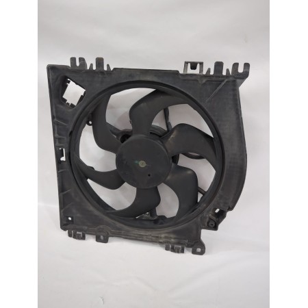 Recambio de electroventilador para renault clio iii (br0/1, cr0/1) 1.4 16v referencia OEM IAM 7701068310  