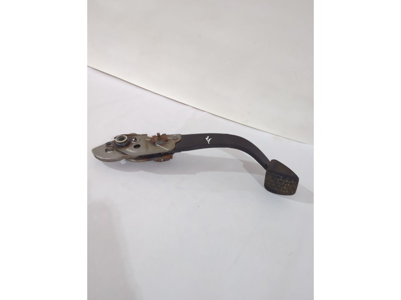 Recambio de pedal freno para opel astra j sedán 1.7 cdti (69) referencia OEM IAM 13331937  