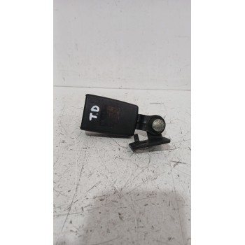 Recambio de enganche cinturon trasero derecho para opel astra j sedán 1.7 cdti (69) referencia OEM IAM 13354872  