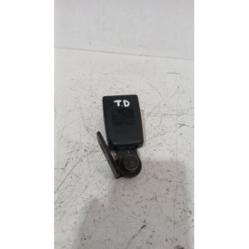 Recambio de enganche cinturon trasero derecho para opel astra j sedán 1.7 cdti (69) referencia OEM IAM 13354872  