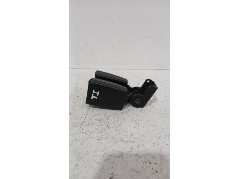 Recambio de enganche cinturon trasero izquierdo para opel astra j sedán 1.7 cdti (69) referencia OEM IAM 13354871  