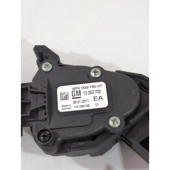 Recambio de pedal acelerador para opel astra j sedán 1.7 cdti (69) referencia OEM IAM 13252702  