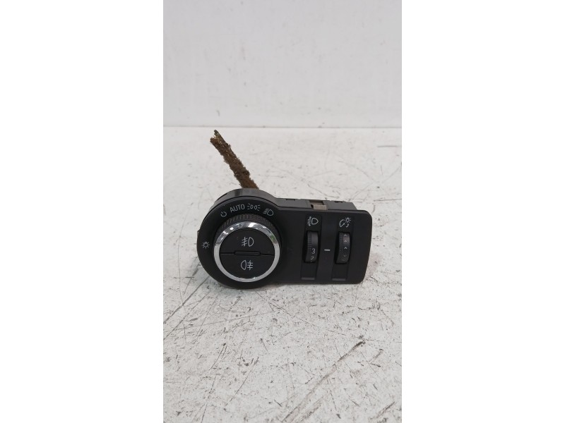 Recambio de mando luces para opel astra j sedán 1.7 cdti (69) referencia OEM IAM 13268702  