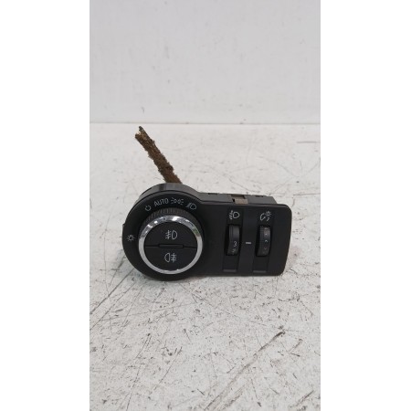 Recambio de mando luces para opel astra j sedán 1.7 cdti (69) referencia OEM IAM 13268702  