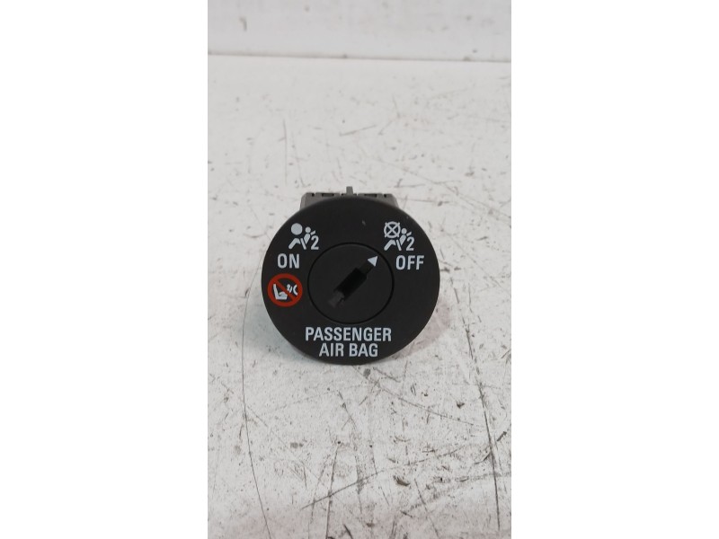 Recambio de interruptor para opel astra j sedán 1.7 cdti (69) referencia OEM IAM 13577258  