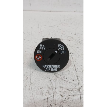 Recambio de interruptor para opel astra j sedán 1.7 cdti (69) referencia OEM IAM 13577258  