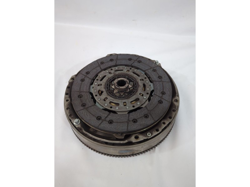Recambio de kit embrague para opel astra j sedán 1.7 cdti (69) referencia OEM IAM 95518829  