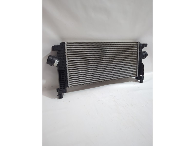 Recambio de intercooler para opel astra j sedán 1.7 cdti (69) referencia OEM IAM 13267647  