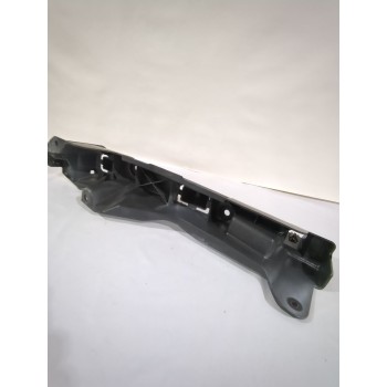 SOPORTE ALETA DELANTERA IZQUIERDA 631232841R 