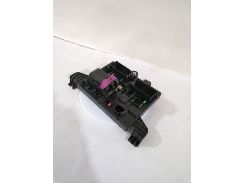 Recambio de caja reles / fusibles para opel astra j sedán 1.7 cdti (69) referencia OEM IAM 13302301/13343950  