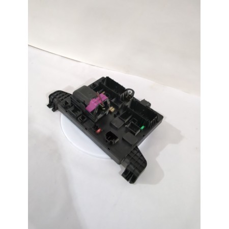Recambio de caja reles / fusibles para opel astra j sedán 1.7 cdti (69) referencia OEM IAM 13302301/13343950  