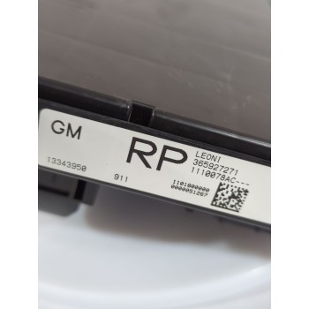 Recambio de caja reles / fusibles para opel astra j sedán 1.7 cdti (69) referencia OEM IAM 13302301/13343950  