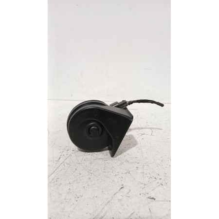 Recambio de claxon para opel astra j sedán 1.7 cdti (69) referencia OEM IAM 13472523  