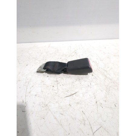 Recambio de enganche cinturon trasero derecho para peugeot 107 (pm_, pn_) 1.4 hdi referencia OEM IAM 8974LP  