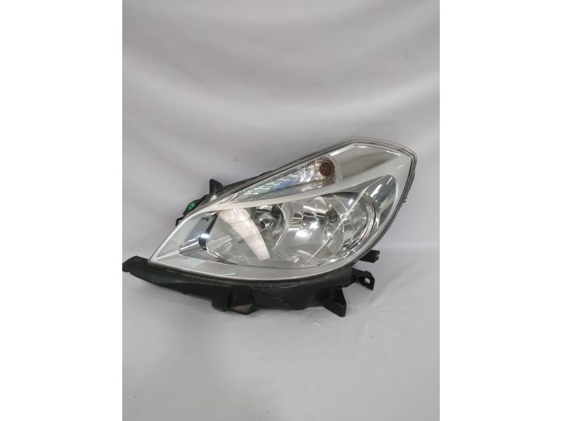Recambio de faro izquierdo para renault clio iii (br0/1, cr0/1) 1.4 16v referencia OEM IAM 260607570R  