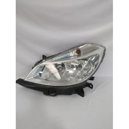 Recambio de faro izquierdo para renault clio iii (br0/1, cr0/1) 1.4 16v referencia OEM IAM 260607570R  
