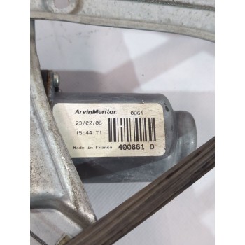 Recambio de elevalunas delantero derecho para renault clio iii (br0/1, cr0/1) 1.4 16v referencia OEM IAM 8200843597  