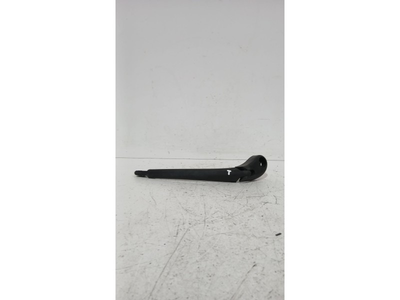 Recambio de brazo limpia trasero para renault clio iii (br0/1, cr0/1) 1.4 16v referencia OEM IAM 7701059392  