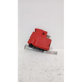CAJA RELES / FUSIBLES 8200463743 