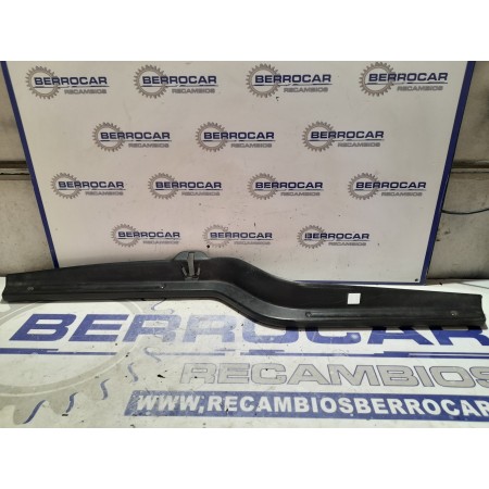 Recambio de moldura lateral para land rover discovery 2.7 td v6 cat referencia OEM IAM ERQ000053  