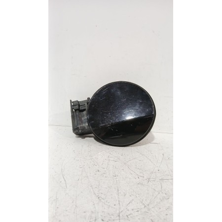 Recambio de tapa exterior combustible para opel astra j sedán 1.7 cdti (69) referencia OEM IAM 13281392  