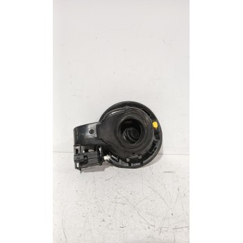 Recambio de tapa exterior combustible para opel astra j sedán 1.7 cdti (69) referencia OEM IAM 13281392  